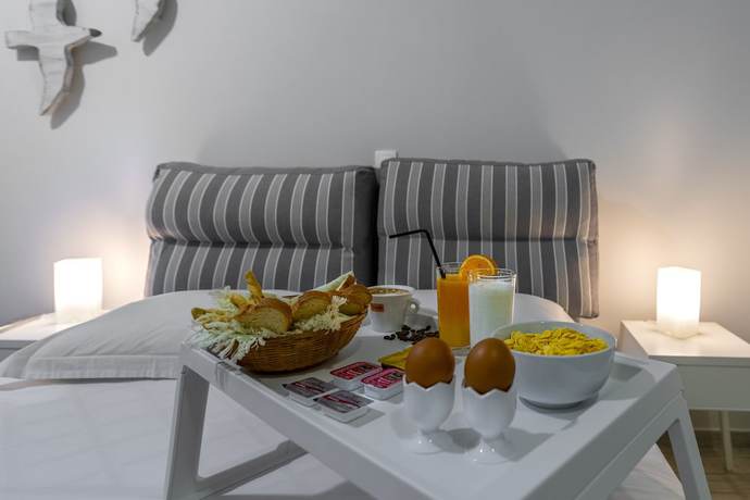 Imagen de la habitación del Comfort Stay Athens Airport Hotel - FREE shuttle from and to the airport. Foto 9