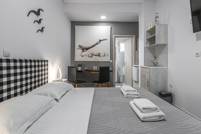 Imagen de la habitación del Comfort Stay Athens Airport Hotel - FREE shuttle from and to the airport. Foto 18