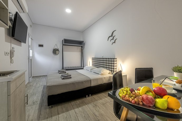 Imagen de la habitación del Comfort Stay Athens Airport Hotel - FREE shuttle from and to the airport. Foto 19