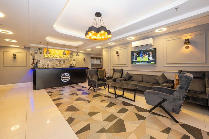 Imagen de los interiores del Comfort Suites Hotel. Foto 16