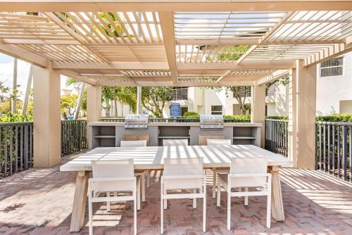 Imagen general del Comfy Apartments at Sheridan Ocean Club in Florida. Foto 5