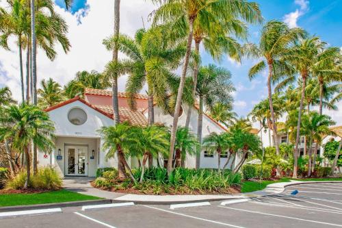 Imagen general del Comfy Apartments at Sheridan Ocean Club in Florida. Foto 8