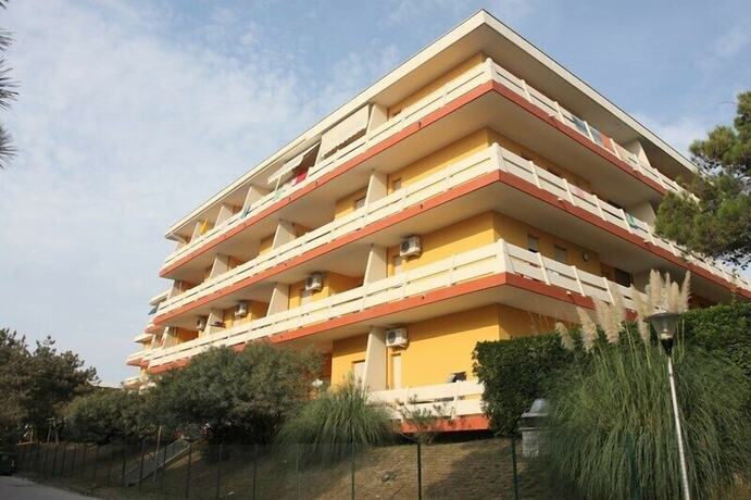 Imagen general del Condominio Carina. Foto 15