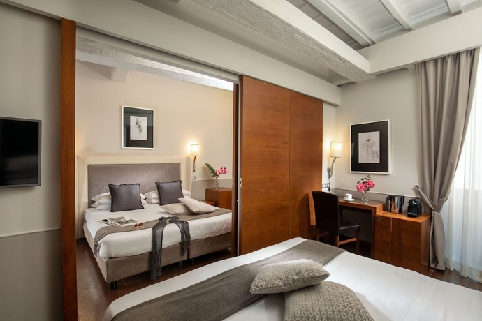 Imagen de la habitación del Condotti Palace. Foto 6