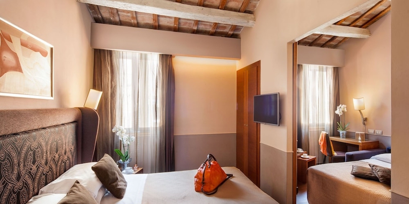 Imagen de la habitación del Condotti Palace. Foto 7