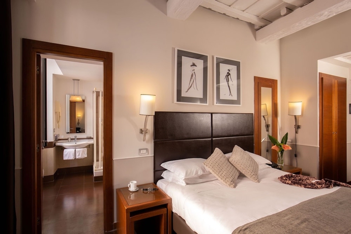 Imagen de la habitación del Condotti Palace. Foto 17