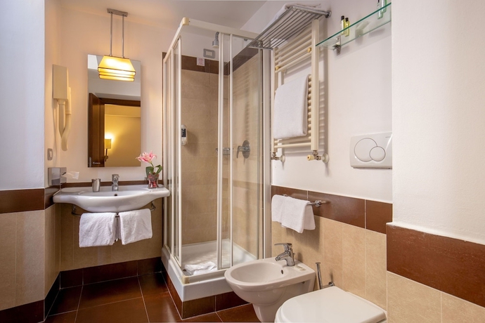 Imagen de la habitación del Condotti Palace. Foto 18