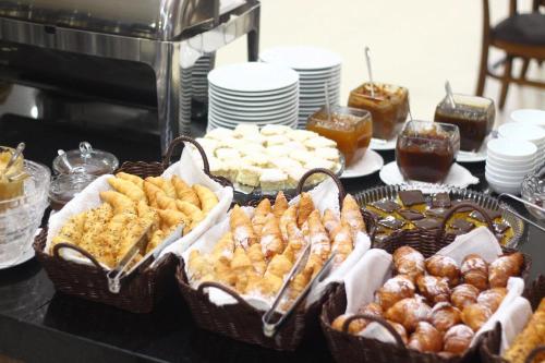 Imagen general del Confort Fronteira Hotel. Foto 5