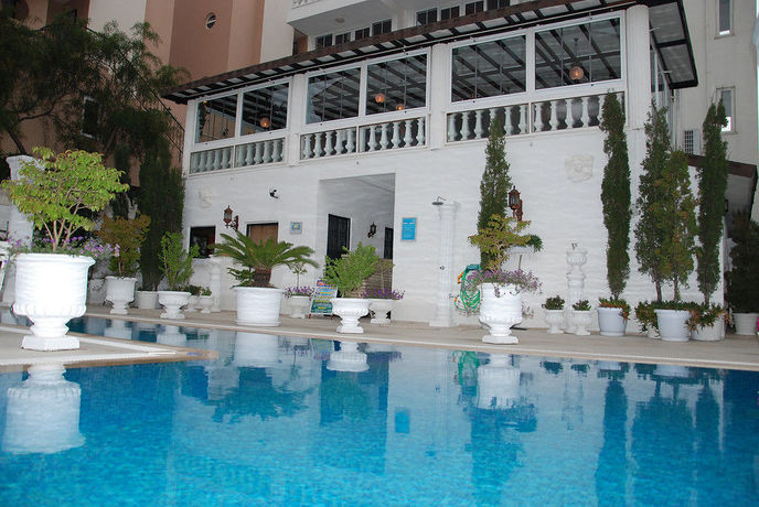 Imagen de la piscina del Conny's Boutique Hotel - Adults Only. Foto 20