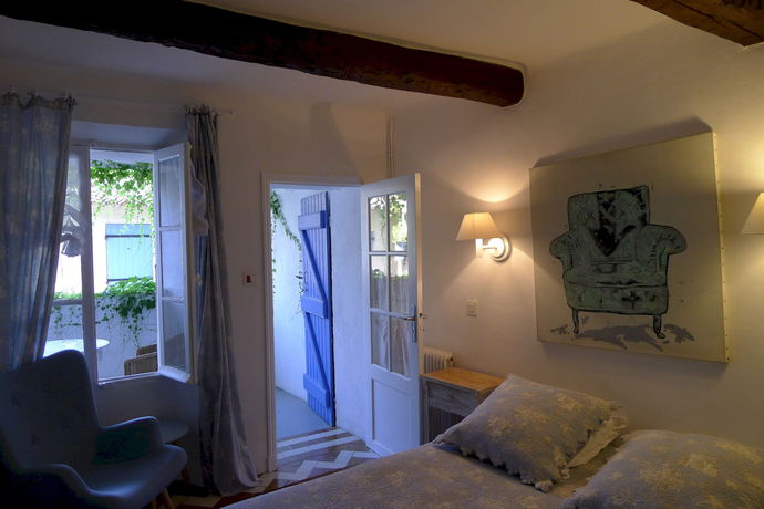 Imagen de los exteriores del Coq H&ocirc;tel. Foto 13