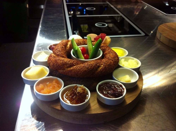 Imagen del bar/restaurante del Corner Hot. Foto 2