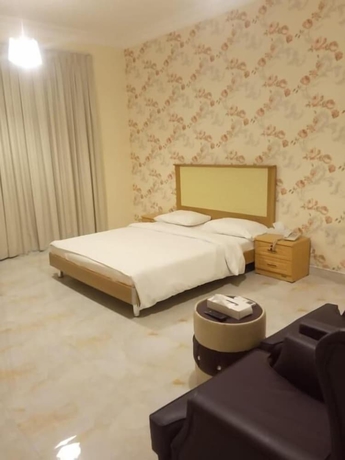 Imagen de la habitación del Corniche Palace Hotel. Foto 9