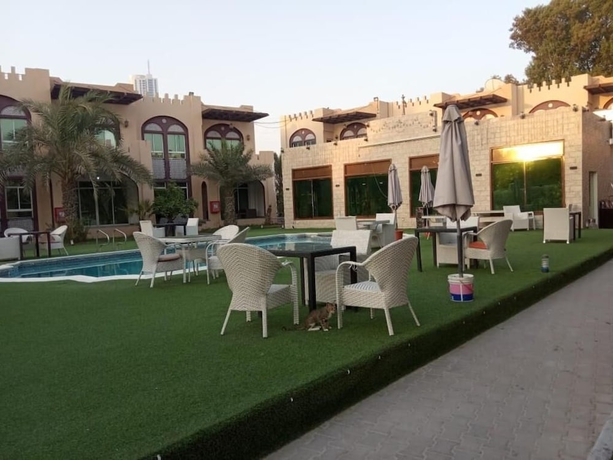 Imagen de los exteriores del Corniche Palace Hotel. Foto 12