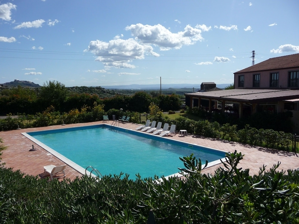 Imagen de la piscina del Corte Aragonese. Foto 16