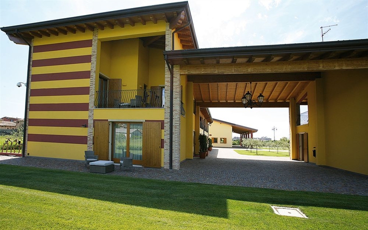 Imagen de los exteriores del Corte San Felice. Foto 12