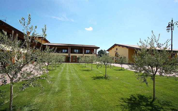 Imagen de los exteriores del Corte San Felice. Foto 13