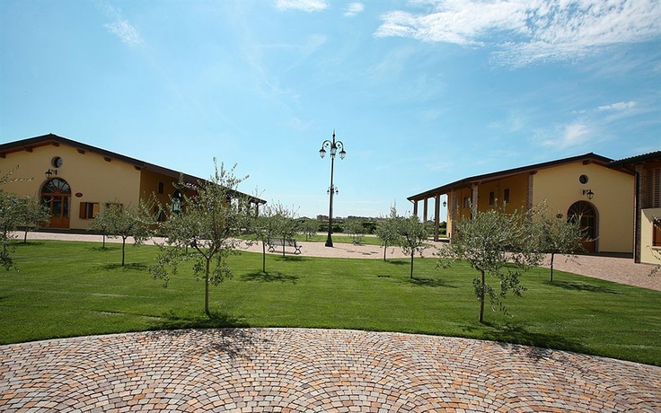 Imagen de los exteriores del Corte San Felice. Foto 14