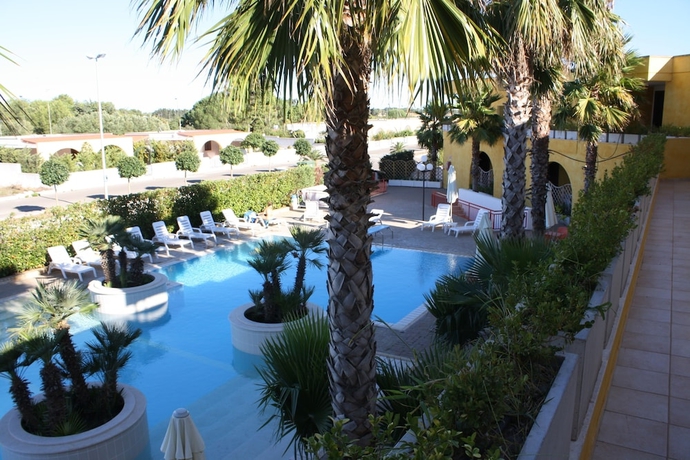 Imagen de la piscina del Costa D'oriente Residence Club. Foto 15