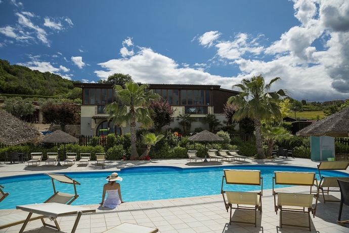 Imagen de la piscina del Country House Il Cascinale. Foto 14