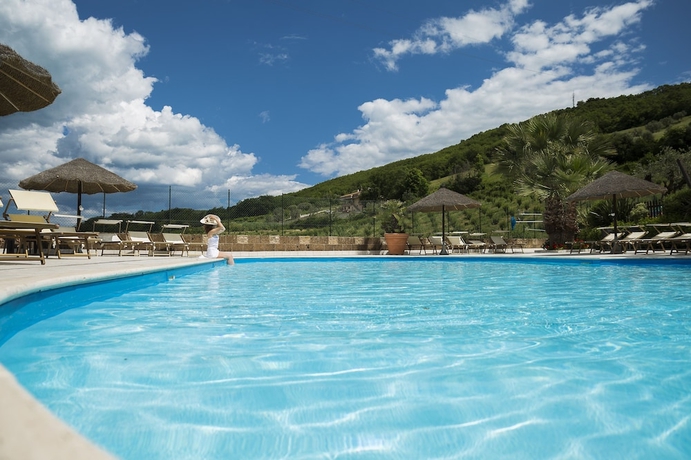 Imagen de la piscina del Country House Il Cascinale. Foto 15