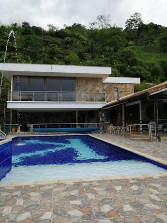 Imagen general del Country House, La Vega. Foto 1