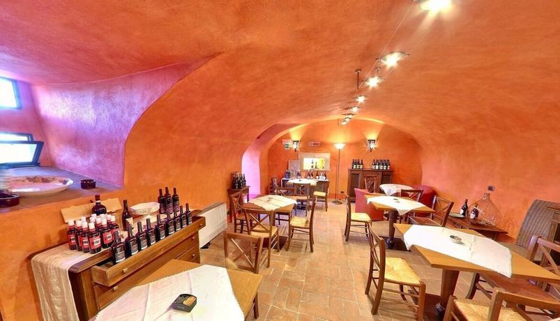 Imagen del bar/restaurante del Country House Monastero le Grazie. Foto 3