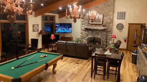 Imagen de los interiores del Country Mountain Inn, Eureka Springs. Foto 9