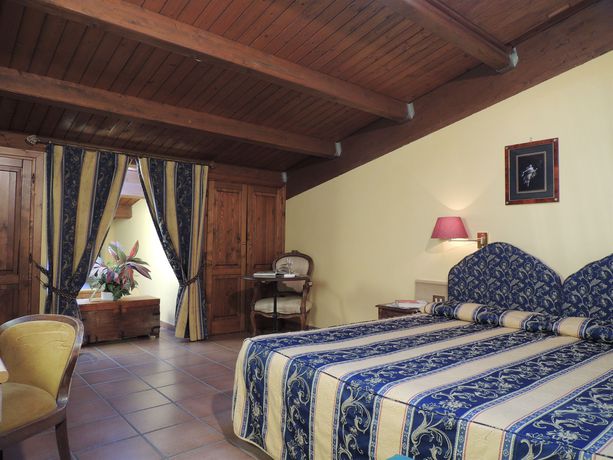 Imagen de los exteriores del Country Relais I Due Laghi. Foto 12