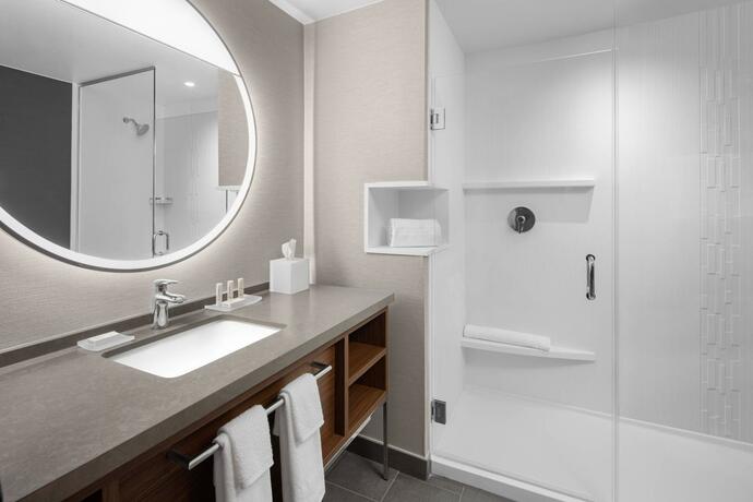 Imagen general del Courtyard by Marriott Lansing Downtown. Foto 9