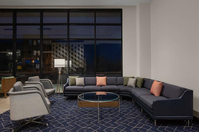 Imagen general del Courtyard by Marriott Lansing Downtown. Foto 15