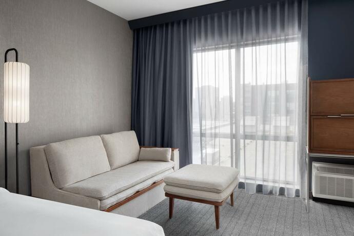 Imagen general del Courtyard by Marriott Lansing Downtown. Foto 17