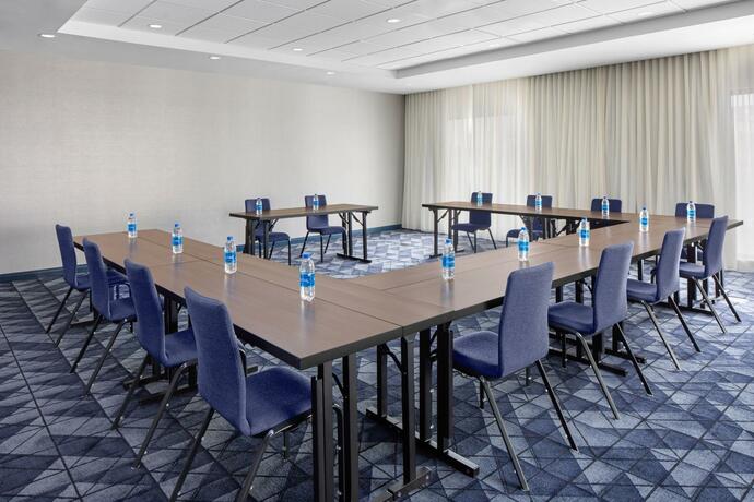Imagen general del Courtyard by Marriott Lansing Downtown. Foto 28