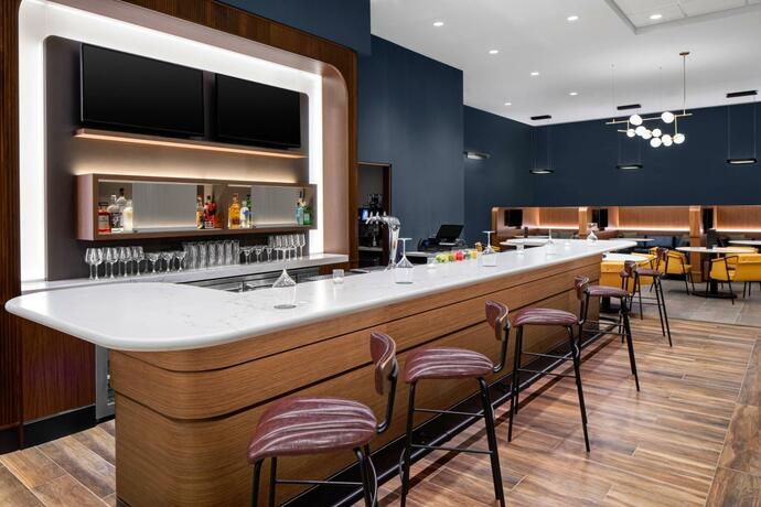 Imagen general del Courtyard by Marriott Lansing Downtown. Foto 29