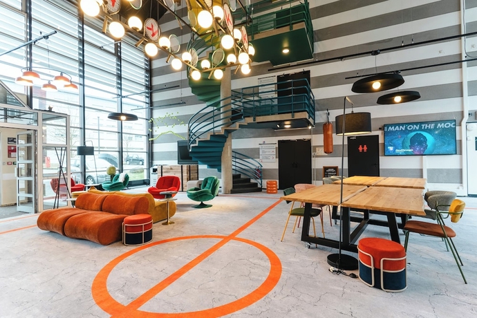 Imagen de los interiores del Cowool Compi&egrave;gne. Foto 13