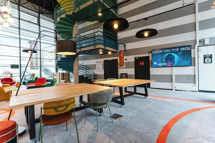 Imagen de los interiores del Cowool Compi&egrave;gne. Foto 14