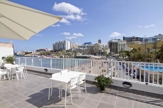 Imagen de los exteriores del Cresta Beach Studios. Foto 10