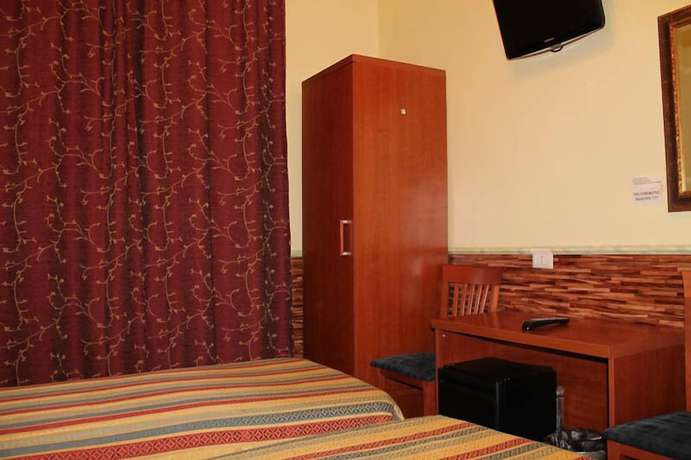 Imagen de la habitación del Cristina Rooms. Foto 5