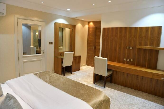 Imagen de la habitación del Crown City Hotel. Foto 15