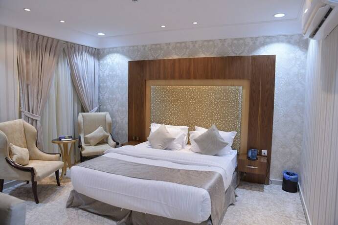Imagen de la habitación del Crown City Hotel. Foto 16