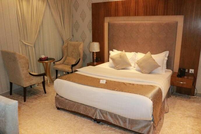 Imagen de la habitación del Crown City Hotel. Foto 17