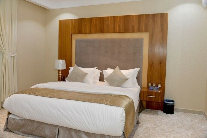 Imagen de la habitación del Crown City Hotel. Foto 18