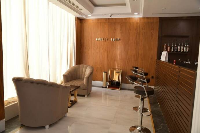 Imagen general del Crown City Hotel. Foto 10