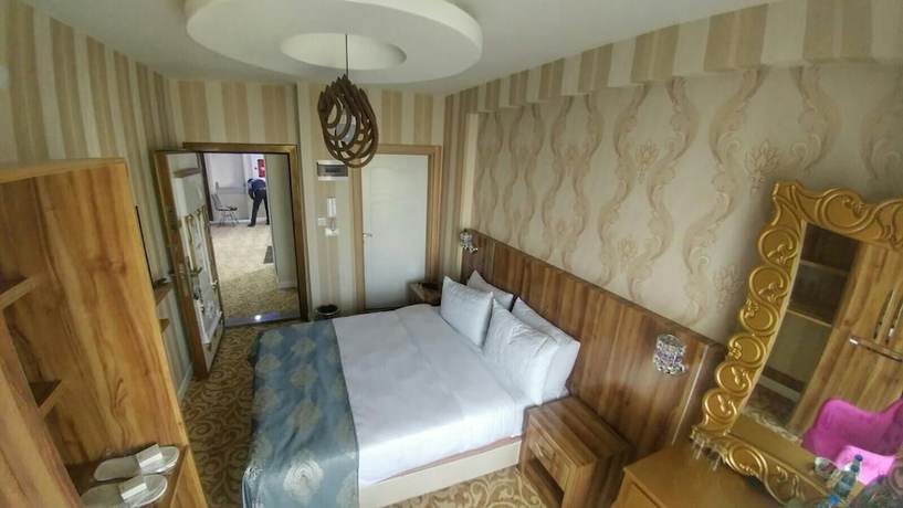 Imagen de la habitación del Crystall Hotel. Foto 7