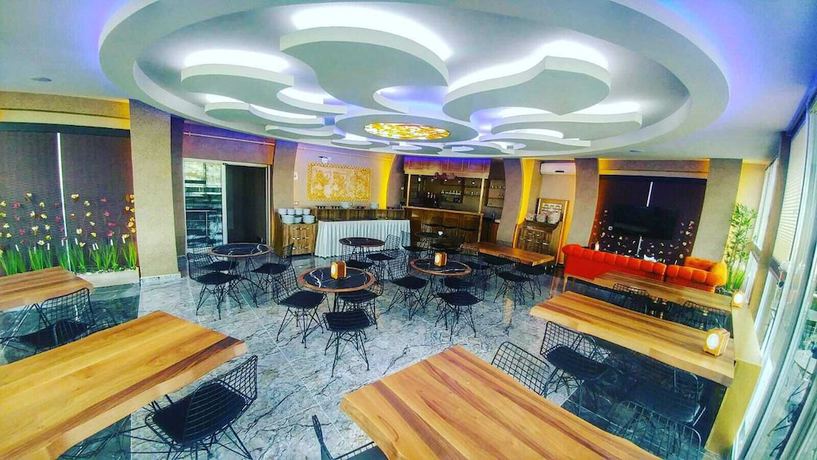 Imagen del bar/restaurante del Crystall Hotel. Foto 3