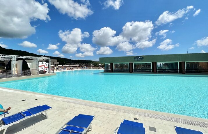 Imagen general del Cugnana Verde Superiore Con Piscina. Foto 2