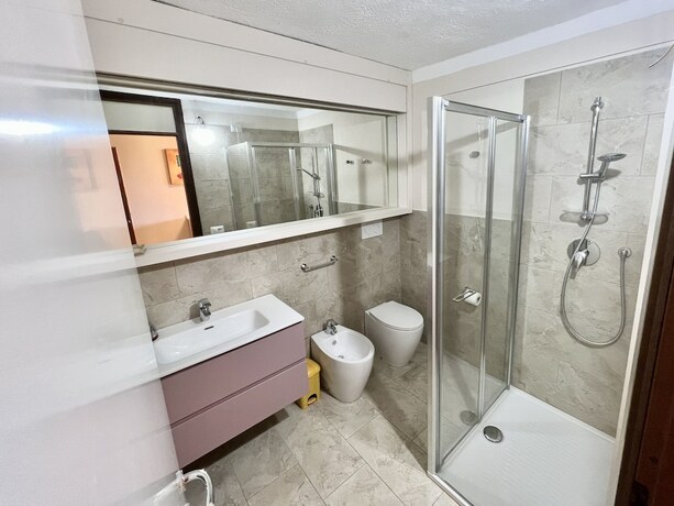 Imagen general del Cugnana Verde Superiore Con Piscina. Foto 5