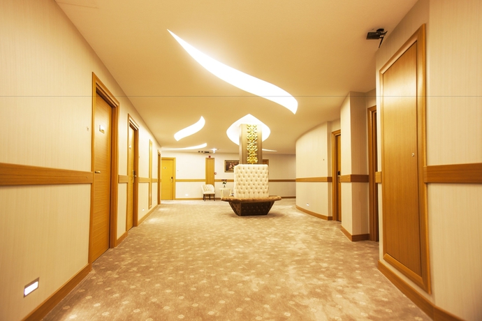 Imagen de los interiores del Cukurova Erten Otel. Foto 19