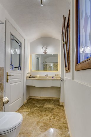 Imagen de la habitación del Cunda Battalos K&uuml;&ccedil;&uuml;k Otel. Foto 13