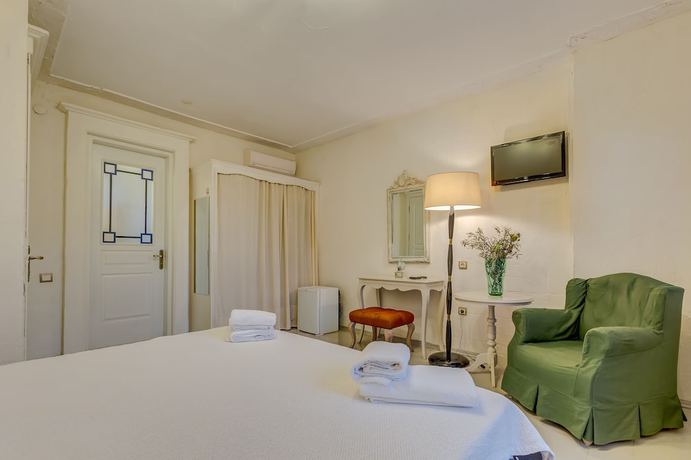 Imagen de la habitación del Cunda Battalos K&uuml;&ccedil;&uuml;k Otel. Foto 15