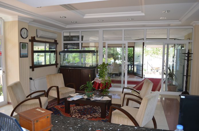 Imagen de los interiores del Cunda Ezer Otel. Foto 15